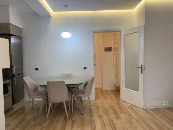 Tirane, jepet me qera apartament 2+1 Kati 4, 97 m² 500 Euro (Liqeni i Thate)