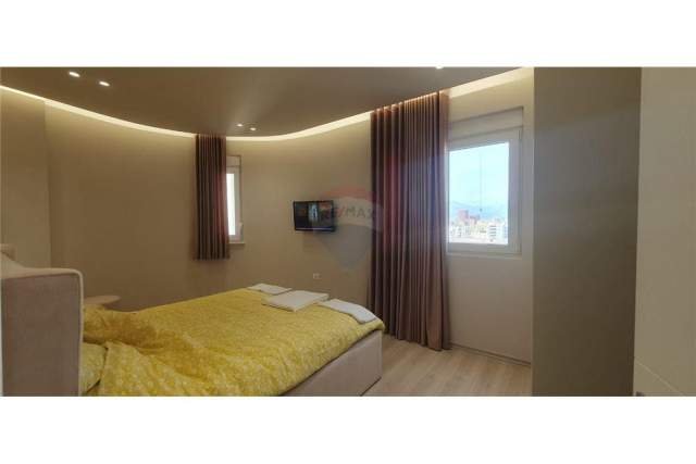Tirane, jap me qera apartament 1+1+A+BLK Kati 5, 67 m² 550 Euro (Kristal center)