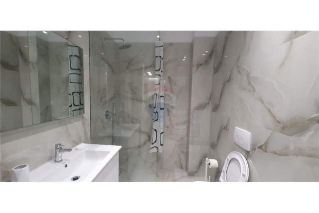Tirane, jap me qera apartament 1+1+A+BLK Kati 5, 67 m² 550 Euro (Kristal center)