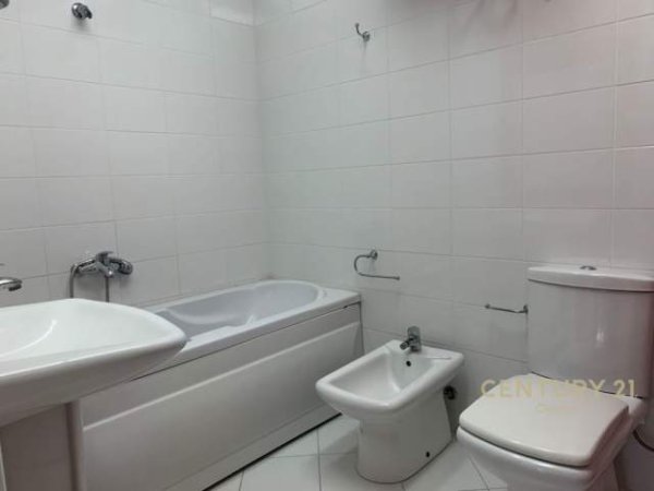 Tirane, jepet me qera apartament 2+1+BLK Kati 4, 97 m² 500 Euro (Liqeni i Thate)