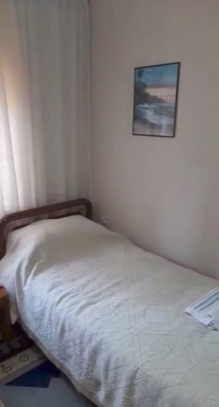 Tirane, jepet me qera Vile 1+1 Kati 1, 70 m² 20.000 Leke (Pran Ish Drejtoris se Aluiznit, Bulevardi I ri)