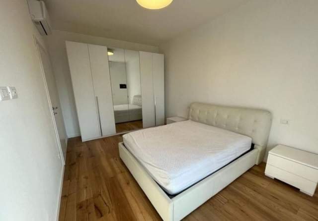 Tirane, shitet apartament 3+1 Kati 4, 124 m² 150.000 Euro (Bulevardi i Ri Yzberisht)