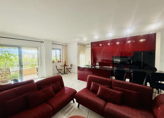 Tirane, jepet me qera apartament 2+1+Ballkon Kati 4, 130 m² 1.000 € (Liqeni i Thate, Tirane)