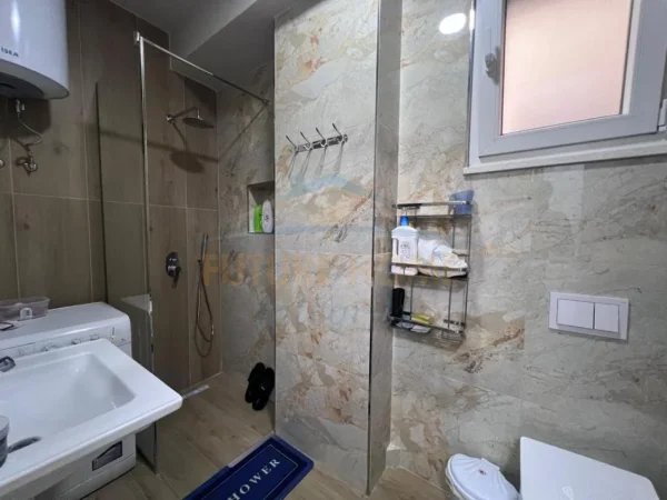 Tirane, jepet me qera apartament 1+1+Ballkon Kati 7, 70 m² 135.000 € (Don bosko kompleksi Trio Towrr)