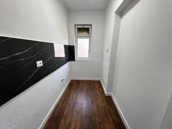 Tirane, shes apartament 1+1+Aneks+Ballkon Kati 5, 56 m² 127.000 €