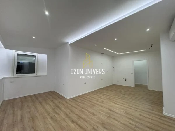 Tirane, shitet apartament 1+1+Ballkon Kati 5, 70 m² 165.000 € (Rruga Fortuzi, mbrapa shkollës Jeronim De Rada)