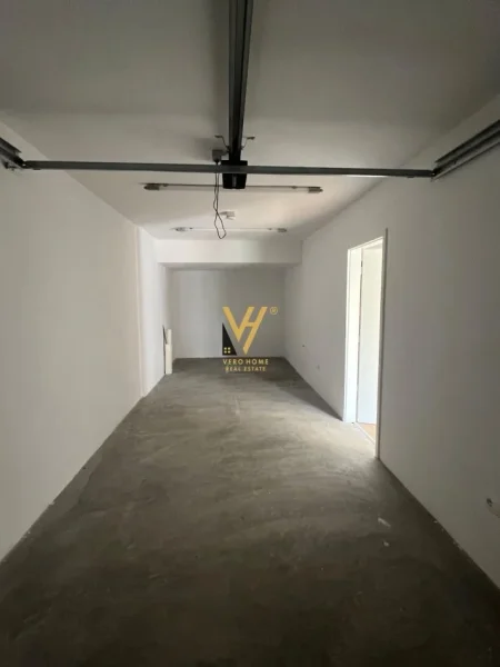 Tirane, jepet me qera Vile 2 Katshe Kati 0, 200 m² 1.200 € (SAUK)