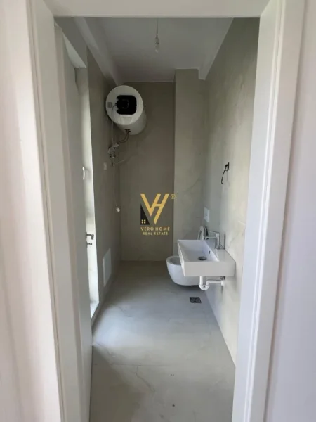 Tirane, jepet me qera Vile 2 Katshe Kati 0, 200 m² 1.200 € (SAUK)