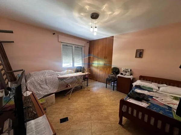 Tirane, shitet apartament 2+1+2 Kati 1, 123 m² 210.000 €