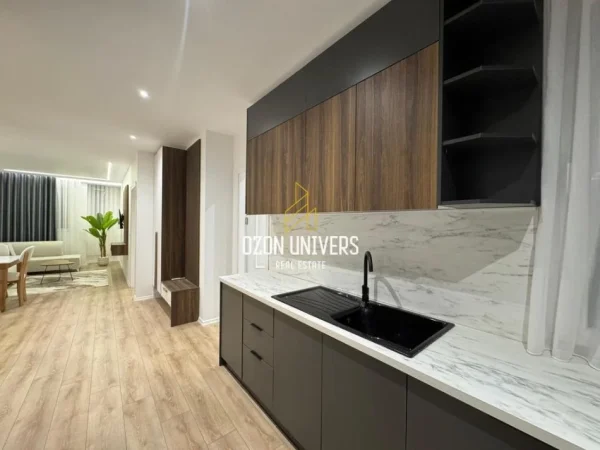 Tirane, shitet apartament 1+1+Ballkon Kati 5, 70 m² 175.000 € (Rruga Fortuzi)