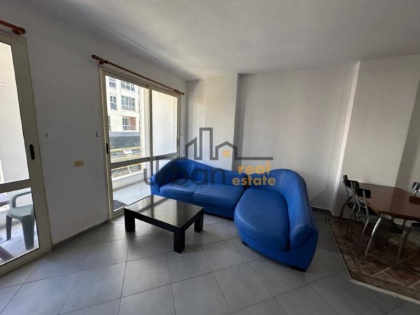 Tirane, jepet me qera apartament 1+1+Ballkon Kati 3, 70 m² 500 € (Kompleksi Usluga)