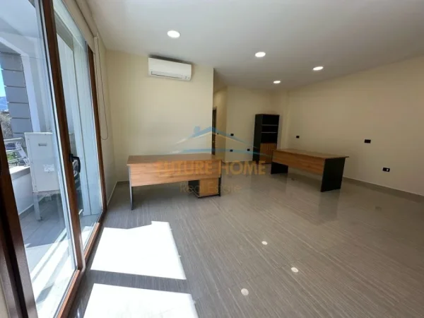 Tirane, jepet me qera zyre Kati 1, 88 m² 1.400 € 