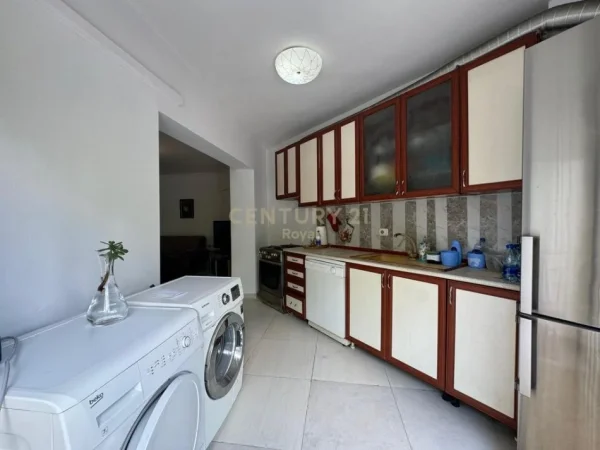 Tirane, shitet apartament 2+1 Kati 1, 120 m² 176.501 € (Rruga Dritan Hoxha)