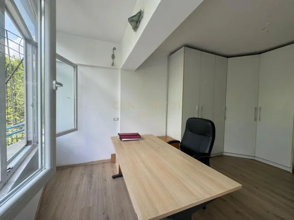 Tirane, shitet apartament 2+1 Kati 1, 120 m² 176.501 € (Rruga Dritan Hoxha)