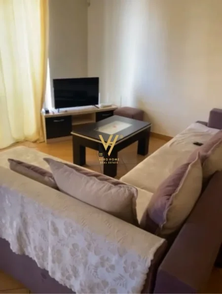 Tirane, jepet me qera apartament 2+1+Ballkon Kati 6, 100 m² 550 € (PALLATI ME SHIGJETA)