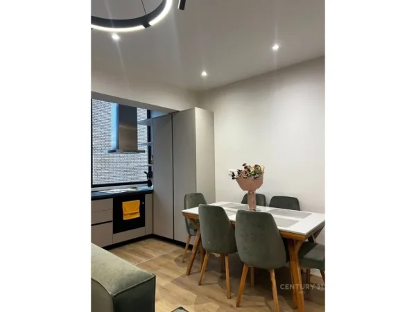 Tirane, jepet me qera apartament 1+1 Kati 3, 70 m² 178.000 € (Ministria e Jashtme)