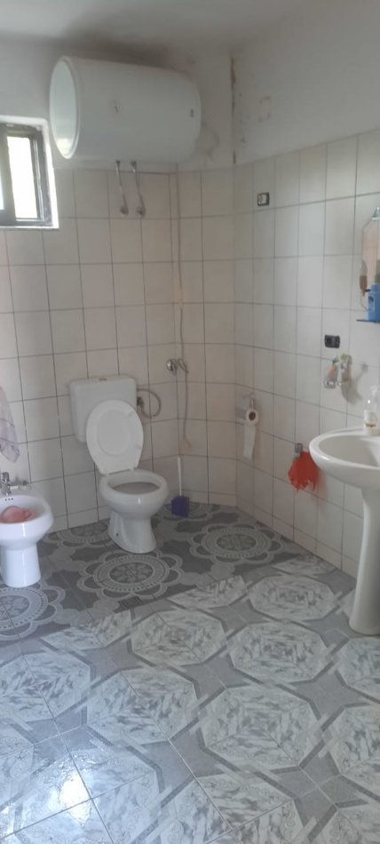 Durres, shitet shtepi 2 Katshe Kati 2, 300 m² 130.000 € (Rrashbull)