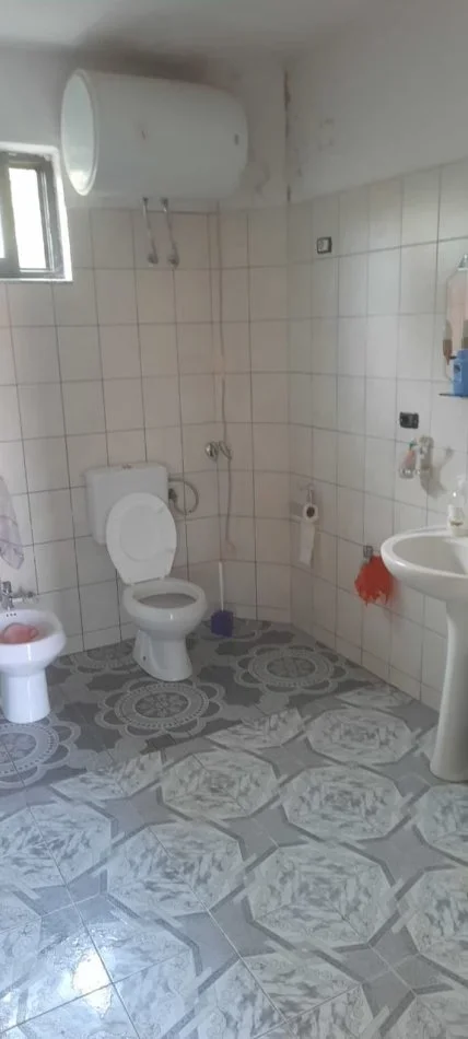 Durres, shitet shtepi 2 Katshe Kati 2, 300 m² 130.000 € (Rrashbull)