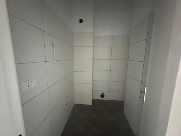 Durres, shitet apartament 3+1+Aneks+Ballkon Kati 2, 138 m² 138.000 € (Lagja 16)