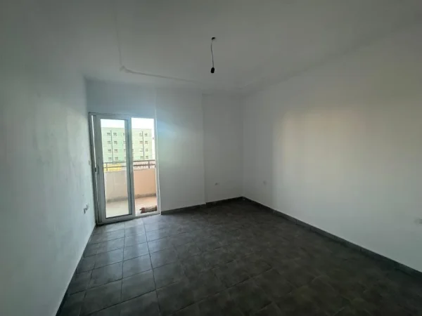 Durres, shitet apartament 3+1+Aneks+Ballkon Kati 2, 138 m² 138.000 € (Lagja 16)