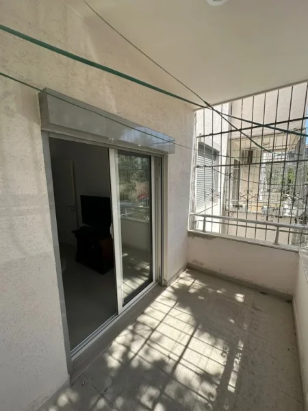 Durres Plazh, jepet me qera apartament 2+1+Aneks+Ballkon Kati 1, 100 m² 450 € (Plazh)