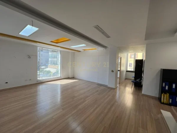 ‼️  𝐀𝐦𝐛𝐣𝐞𝐧𝐭 𝐩𝐞𝐫 𝐙𝐲𝐫𝐚 𝐌𝐞 𝐐𝐢𝐫𝐚 𝐭𝐞 𝐊𝐨𝐦𝐮𝐧𝐚 𝐞 𝐏𝐚𝐫𝐢𝐬𝐢𝐭  ‼️