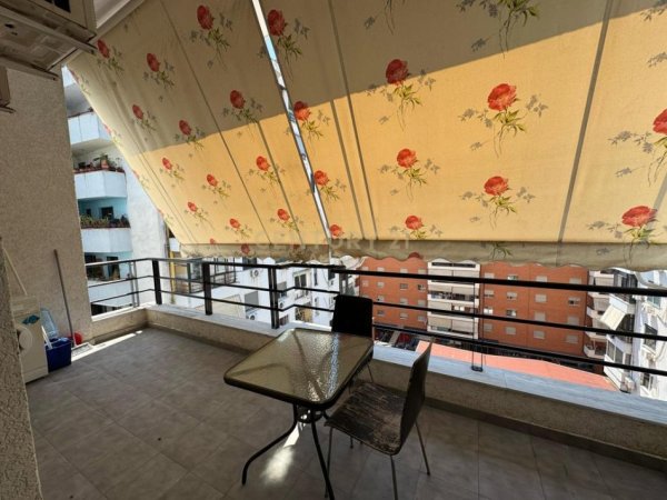 Tirane, jepet me qera apartament 1+1 Kati 7, 75 m² 650 € 
