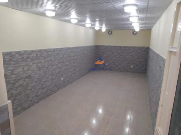 Tirane, shitet dyqan Kati -1, 81 m² 56.700 € 