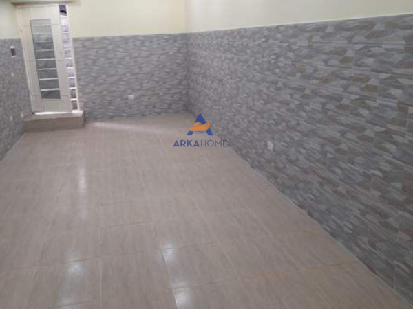 Tirane, shitet dyqan Kati -1, 81 m² 56.700 € 