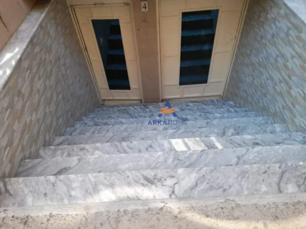 Tirane, shitet dyqan Kati -1, 81 m² 56.700 € 