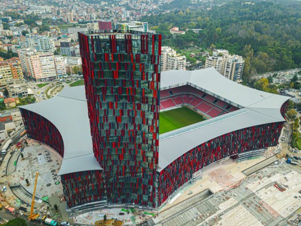 Tirane, jap me qera garsonier 1+1+Ballkon Kati 3, 41 m² 389 € (prane stadiumit Air Albania Okazion!!!)