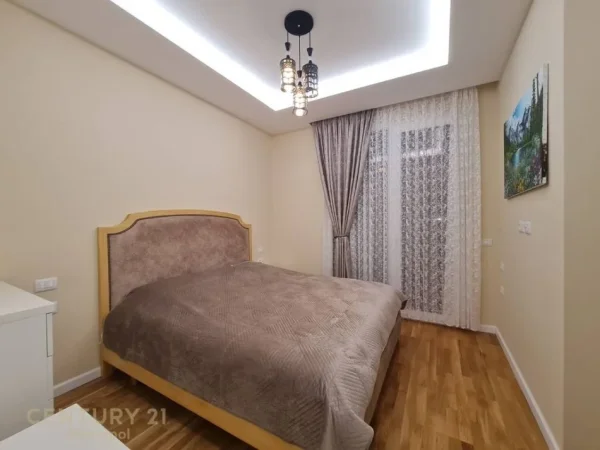 Durres, shitet Vile 2 Katshe Kati 2, 204 m² 450.000 € (Rruga Fushe Bize)