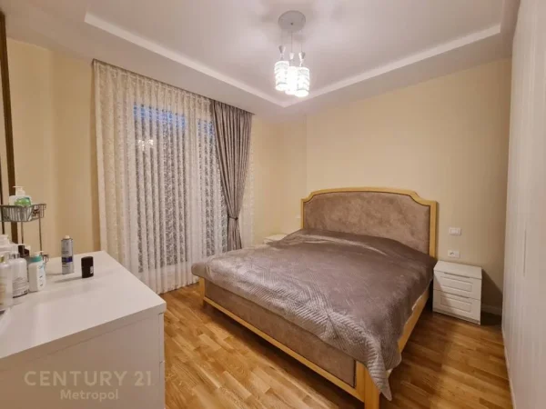 Durres, shitet Vile 2 Katshe Kati 2, 204 m² 450.000 € (Rruga Fushe Bize)