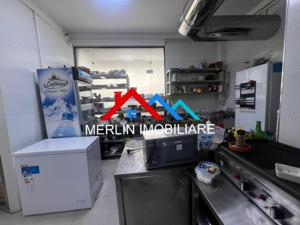 Tirane, jepet me qera bar-resorant Kati 0, 150 m² 2.500 € (Rruga Myslym Shyri)