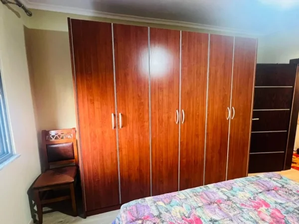 Tirane, jepet me qera apartament 2+1 Kati 4, 70 m² 650 € (Rr.Kosovareve)