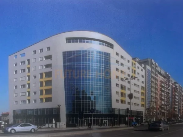Tirane, jepet me qera ambjent biznesi Kati 1, 168 m² 2.800 € (PERBALLE DELIJORGJIT)
