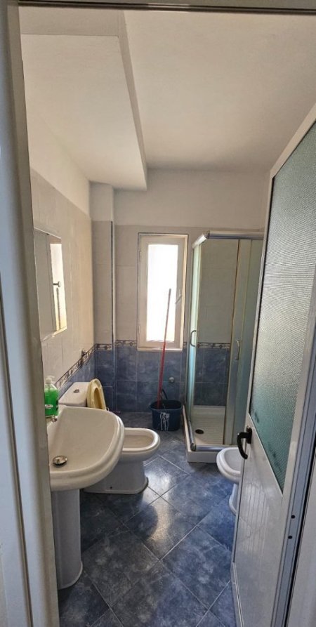 Tirane, jepet me qera apartament 2+1 Kati 1, 73 m² 400 € (xhanfixe keko)