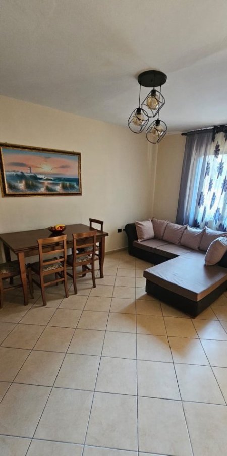 Tirane, jepet me qera apartament 2+1 Kati 1, 73 m² 400 € (xhanfixe keko)