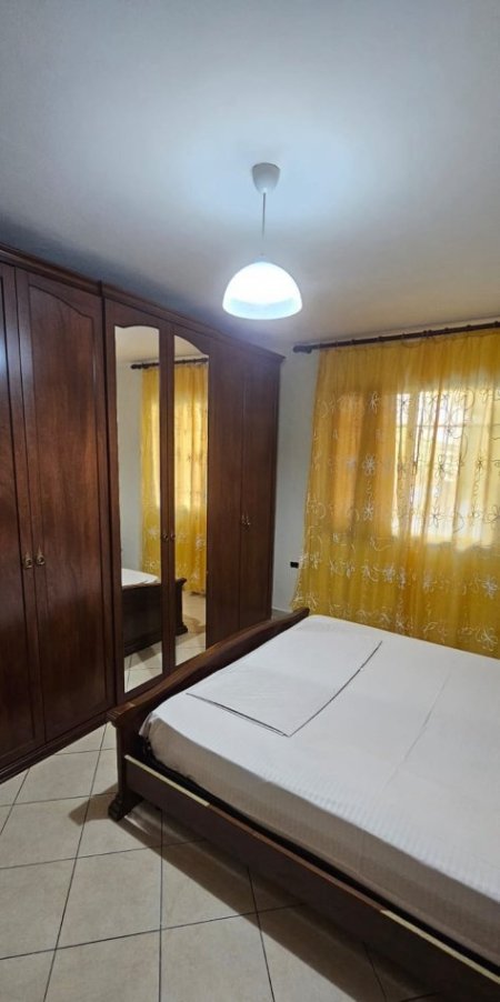 Tirane, jepet me qera apartament 2+1 Kati 1, 73 m² 400 € (xhanfixe keko)