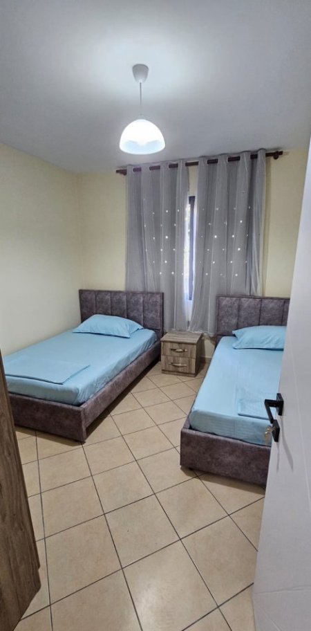 Tirane, jepet me qera apartament 2+1 Kati 1, 73 m² 400 € (xhanfixe keko)