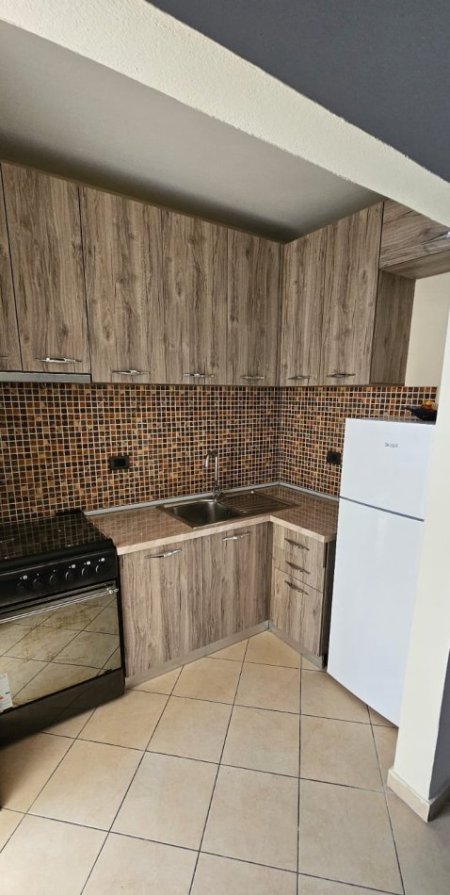 Tirane, jepet me qera apartament 2+1 Kati 1, 73 m² 400 € (xhanfixe keko)