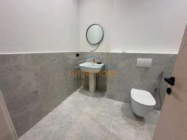 Tirane, jepet me qera zyre Kati 1, 121 m² 3.700 € (RRUGA VASO PASHA)