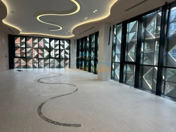 Tirane, jepet me qera zyre Kati 1, 121 m² 3.700 € (RRUGA VASO PASHA)