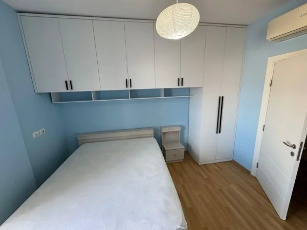 Tirane, jepet me qera apartament 2+1+Aneks+Ballkon Kati 5, 96 m² 750 € (Rruga Frederik Shiroka)