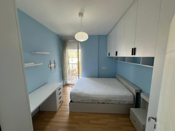 Tirane, jepet me qera apartament 2+1+Aneks+Ballkon Kati 5, 96 m² 750 € (Rruga Frederik Shiroka)