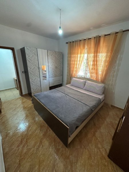 Tirane, jap me qera apartament 1+1 Kati 1, 65 m² 250 € (Rruga ali shefqeti)