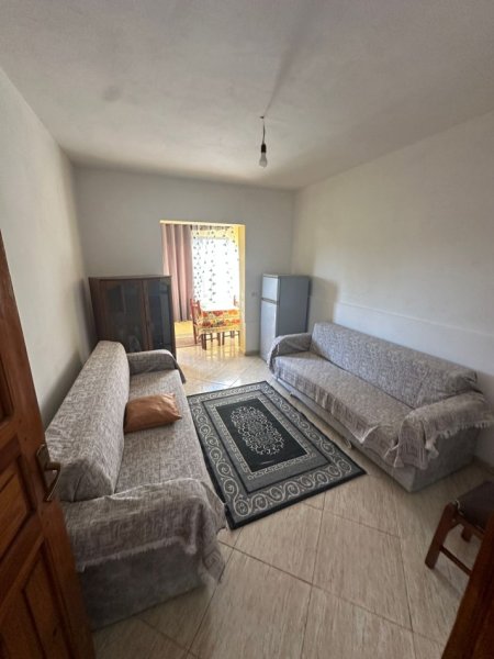 Tirane, jap me qera apartament 1+1 Kati 1, 65 m² 250 € (Rruga ali shefqeti)