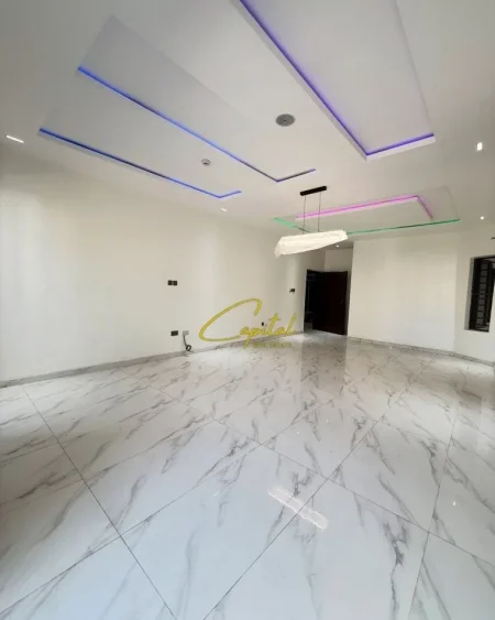 Tirane, jepet me qera dyqan Kati 0, 50 m² 1.100 € (RRUGA E BARRIKADAVE)