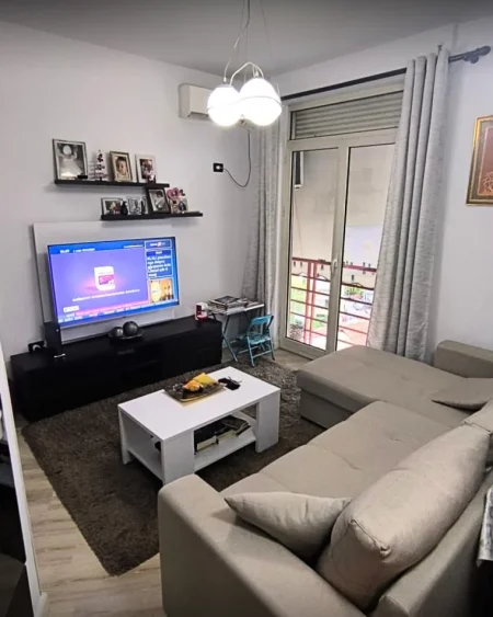 Tirane, shes apartament 1+1+Ballkon Kati 4, 56 m² 120.000 € 