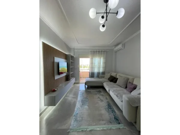 Durres, jepet me qera apartament 2+1+Ballkon Kati 2, 70 m² 135.000 € (Bulevardi i Pishave)